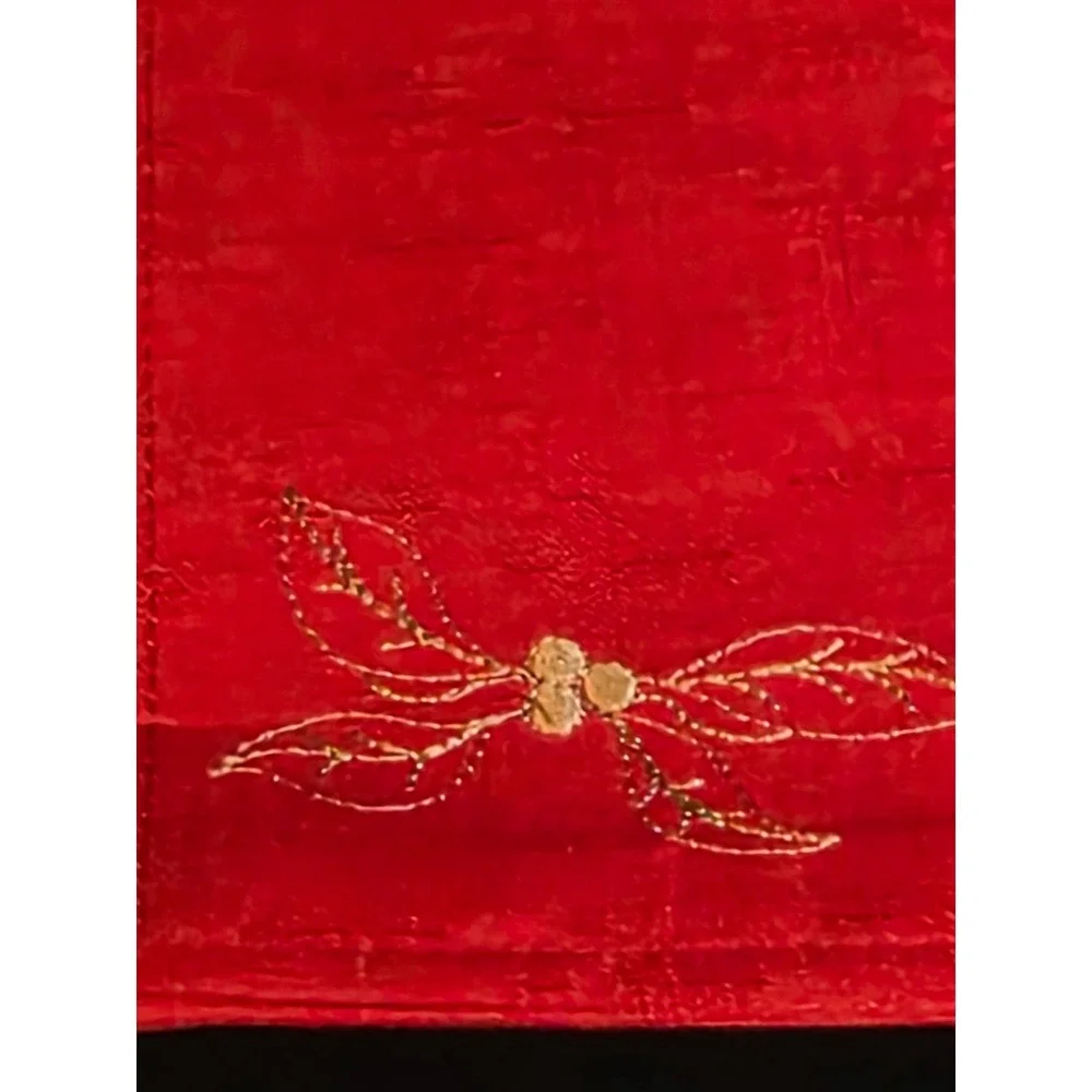 Better Home Red Christmas Placemats Set of 4 Gold Holly Embroidered 18x12.5